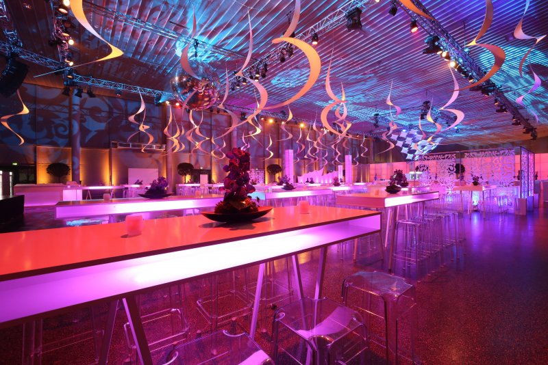 Beleuchtete Tische Verleih Frankfurt Dekoration